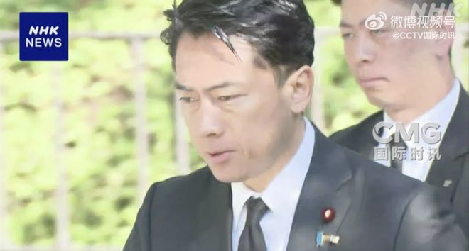 石破茂以自民党总裁名义，向靖国神社供奉祭祀费，同日其内阁成员参拜靖国神社