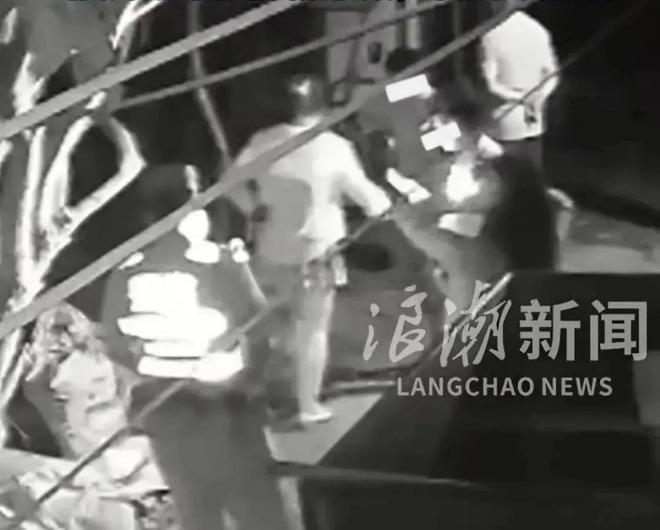 网传“亮证”司机是公安局领导不实，广西当地：密切关注，已成立调查组