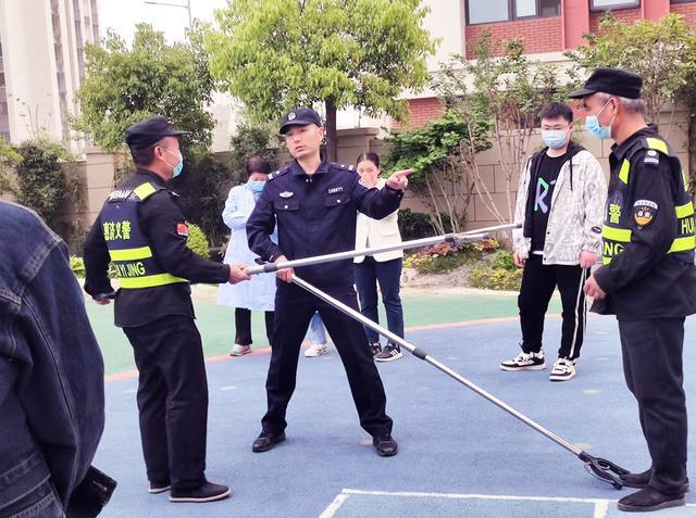 “老百姓的事就是我的事！”—李宁的社区警营“新事儿”